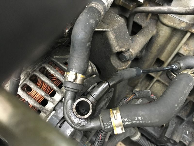 Pcv system effect of this split hose? Volvo Owners Club Forum